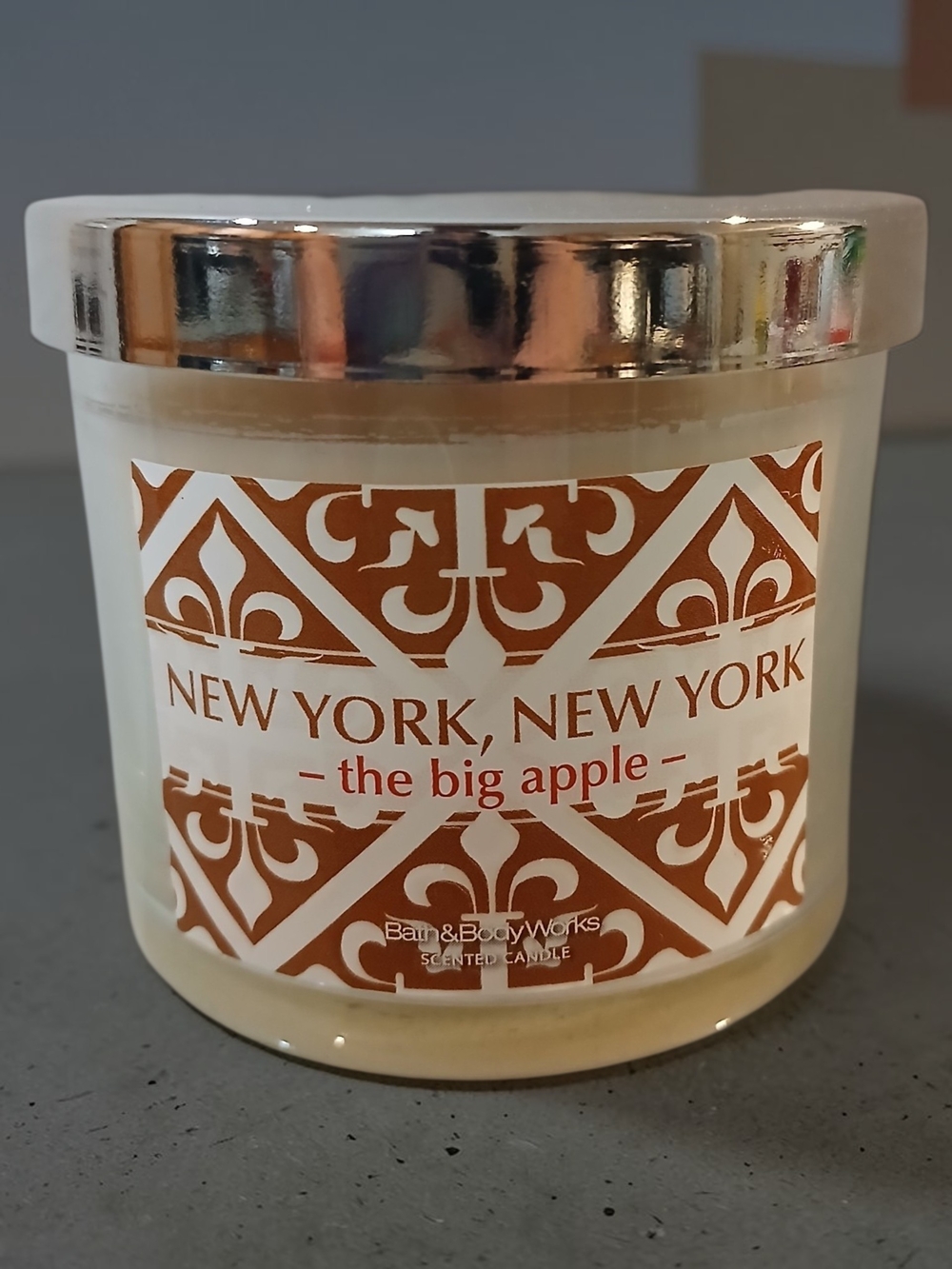 Bath & Body Works New York, New York Candle - White & Copper Accent